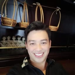 Việt Hoàng